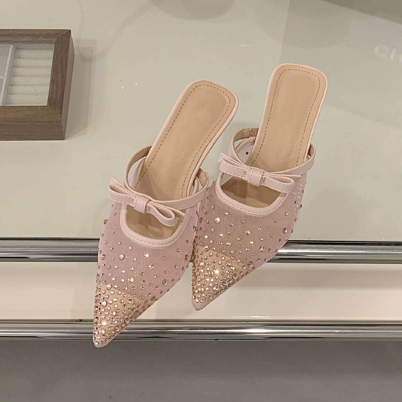 真皮網紗燙鑽蝴蝶結高跟拖鞋