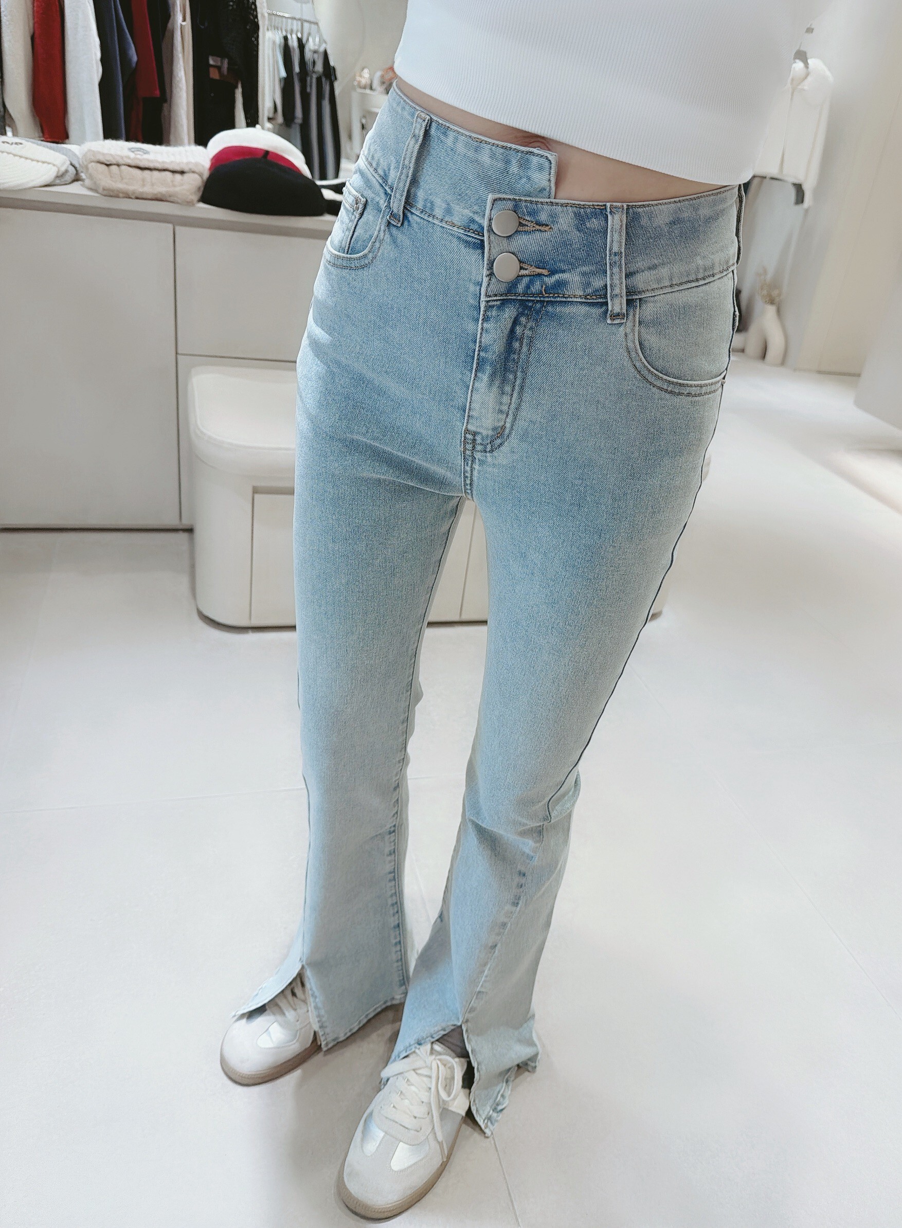 不規則雙釦開岔牛仔喇叭褲 1947