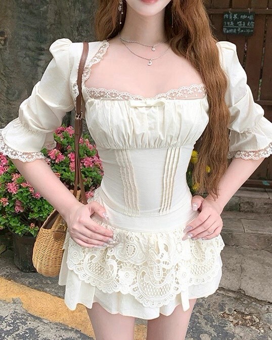 設計師家拼接蕾絲小外套+背心+緹花褲裙三件套