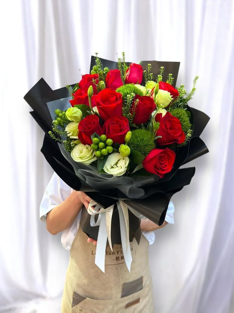 W - 11支紅玫瑰配綠提子_RS55031