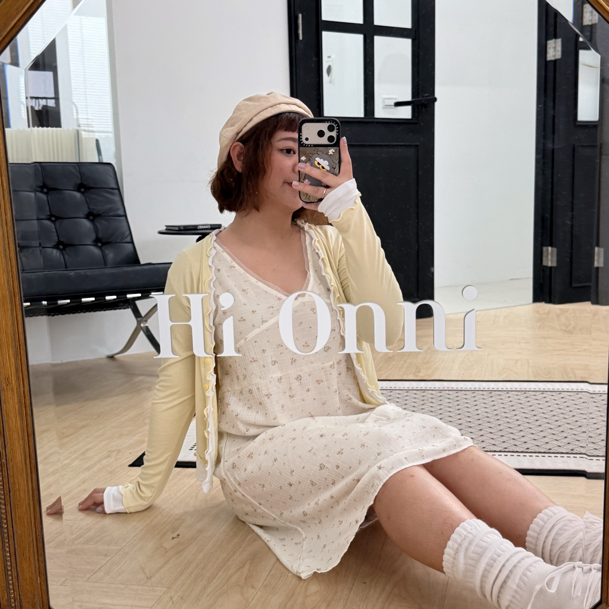 A18小花V領背心洋(奶油)