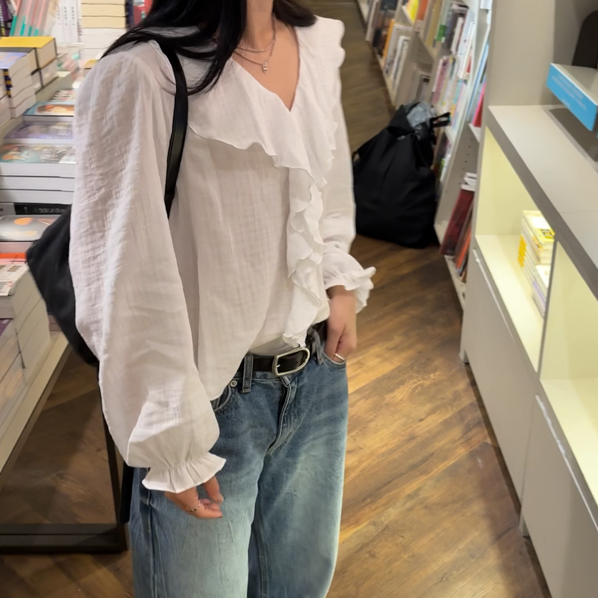 A29設計花邊領白衫