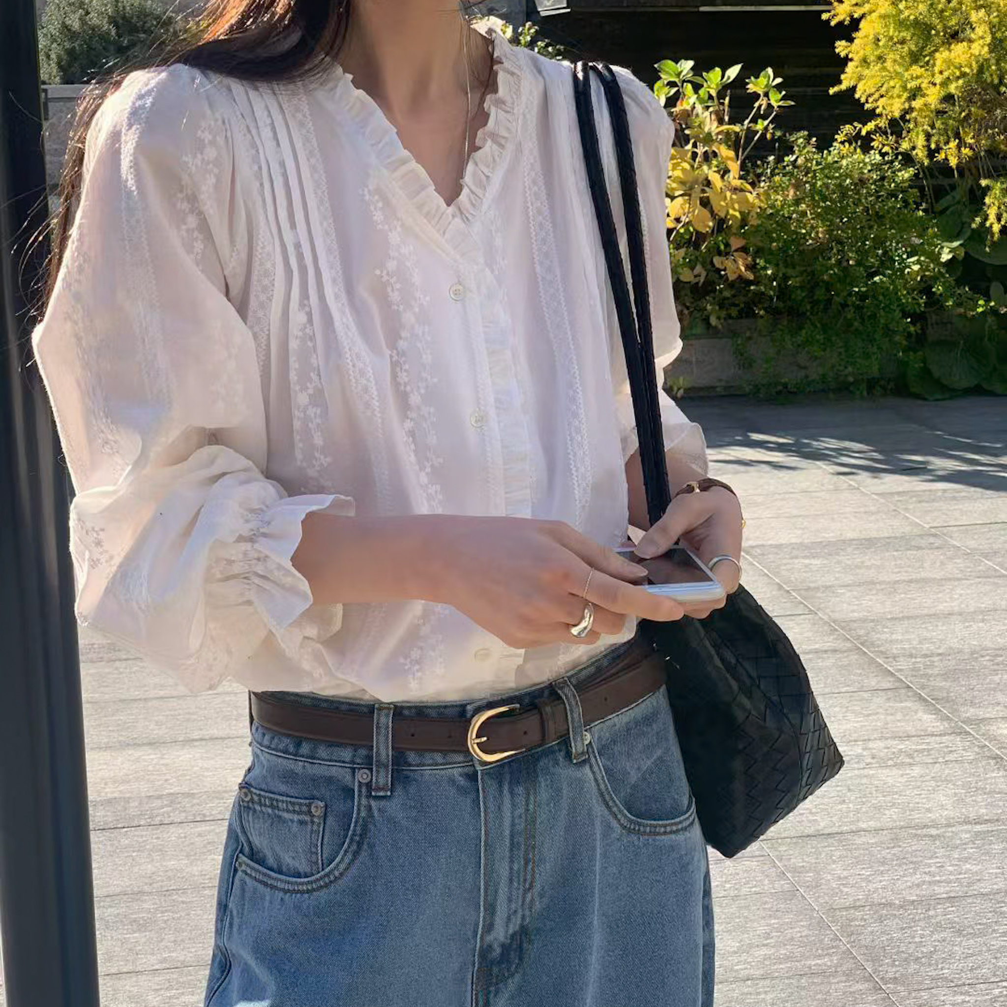 A30開春的刺繡花邊白衫