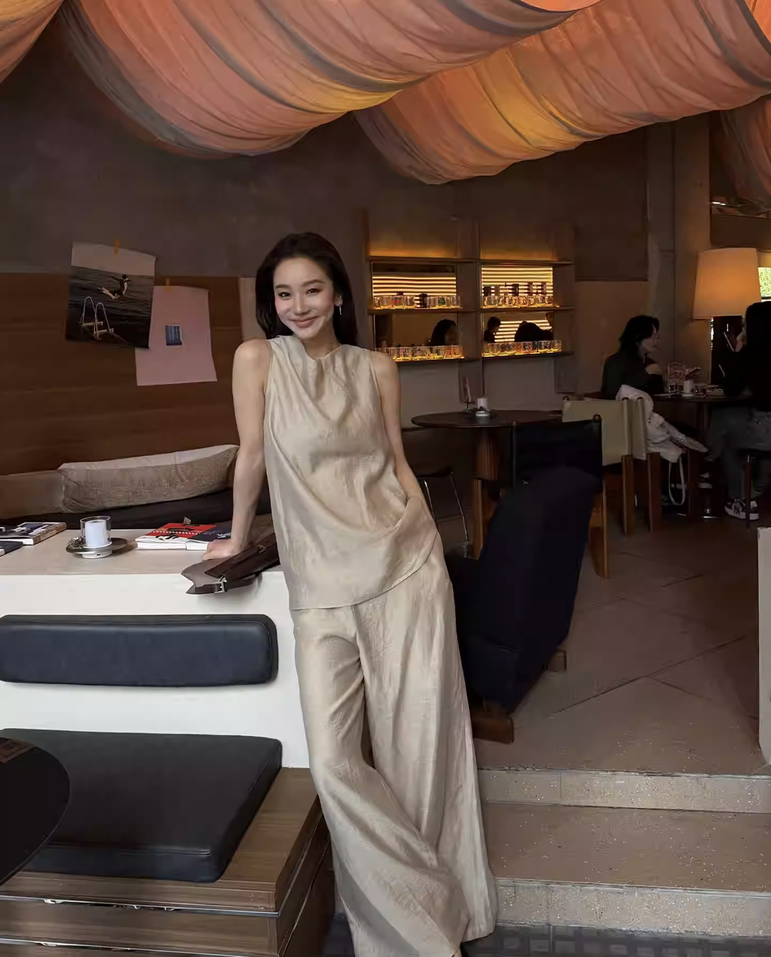 奶油杏微光澤感圓領背心上衣+長褲SET-S-L (Elegant & Love)