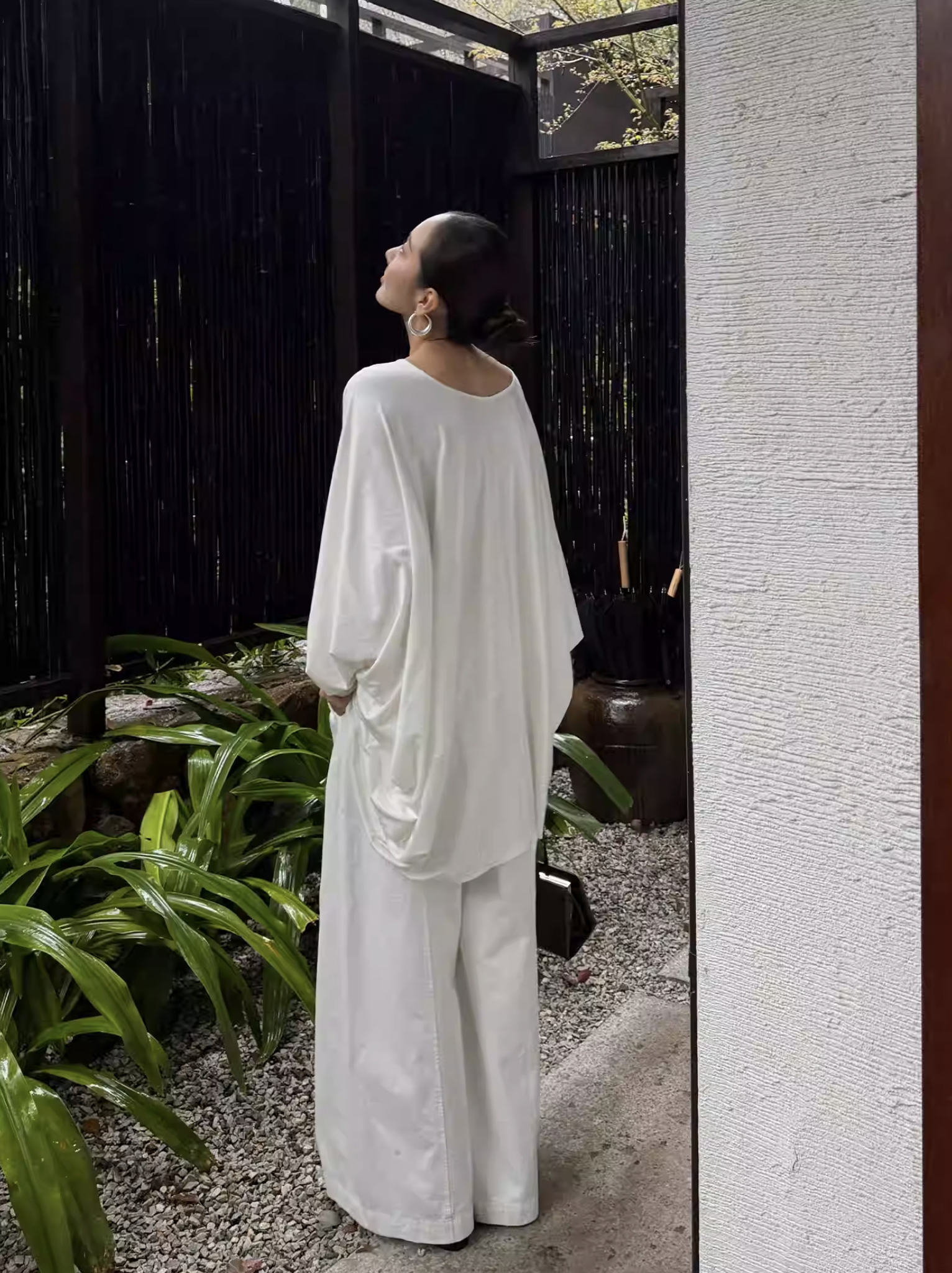 百搭雲朵白修身落地寬褲-S-XL (Elegant & Love)