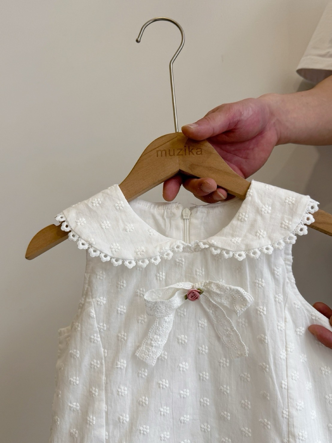 緹花領花苞洋裝