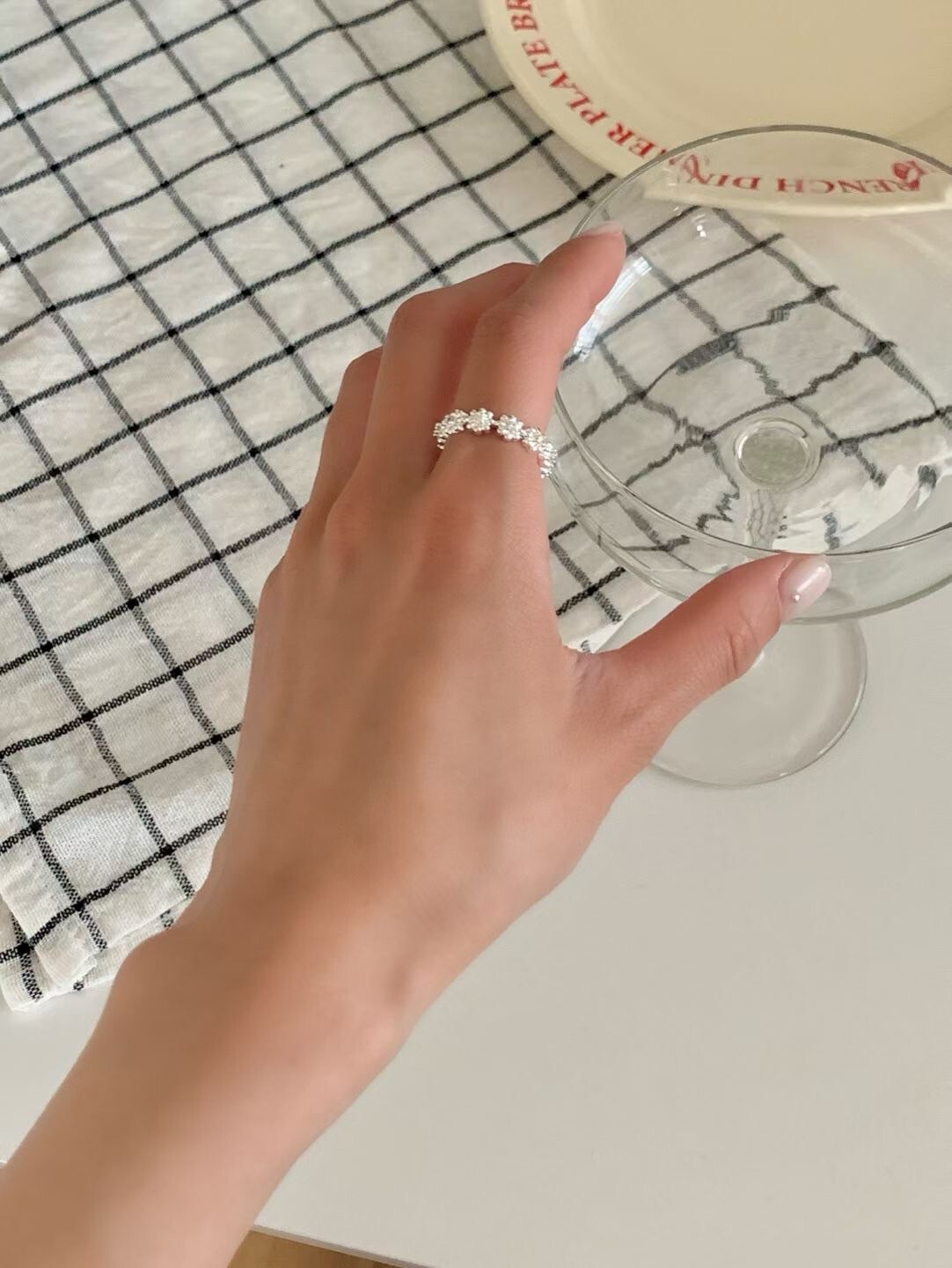 浪漫感環繞小雛菊造型戒指