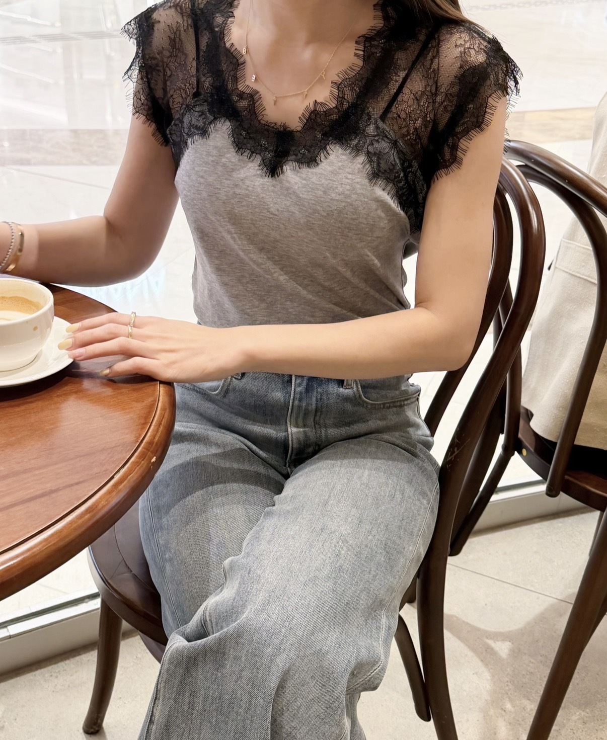 低調性感LACE 膊上衣 - 預訂