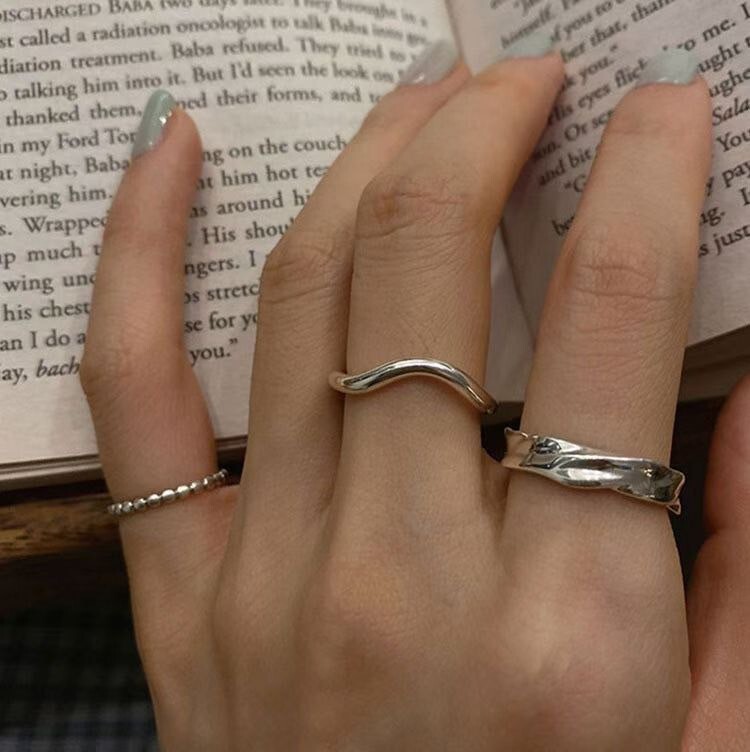 壓摺感寬肩+不規則波浪戒+細戒組SET