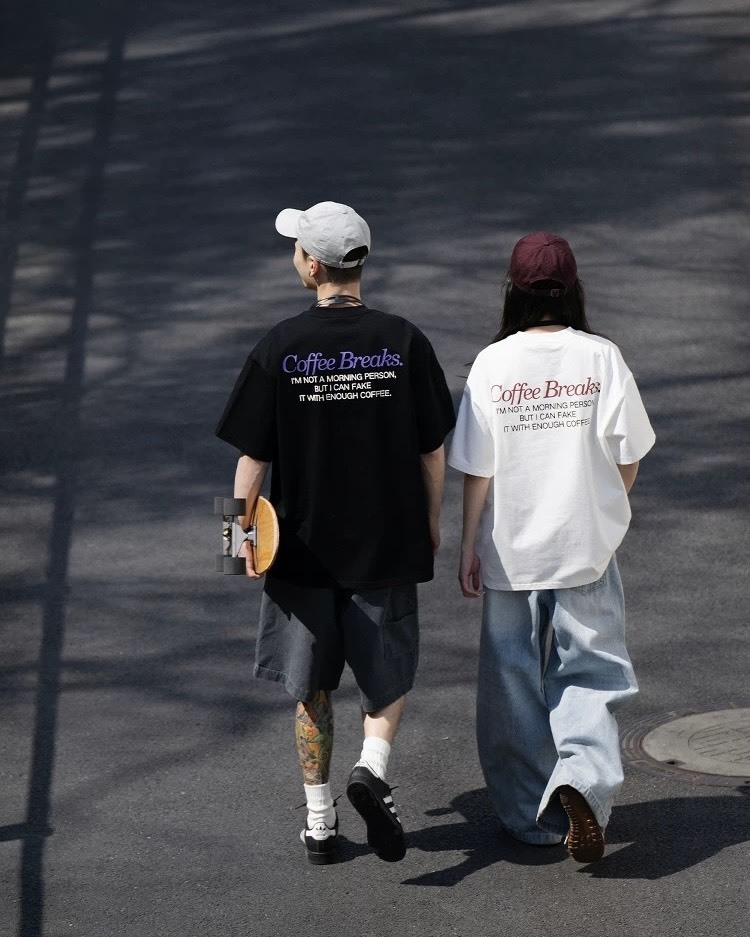 #預購 BELLKENIDEA 背後復古coffee主題標語 印花百搭寬鬆純棉短踢 四色