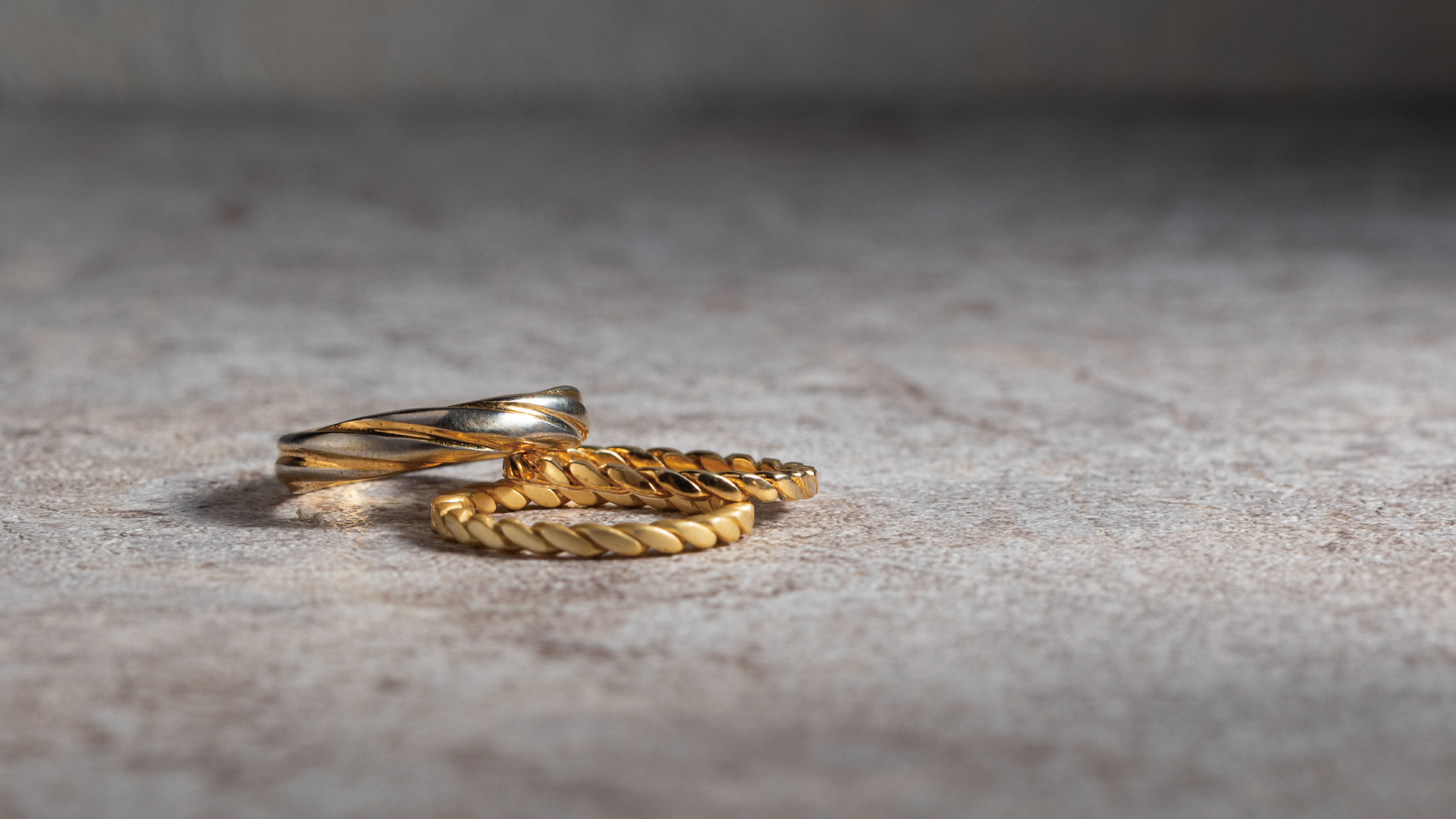 電鍍成金色的戒指