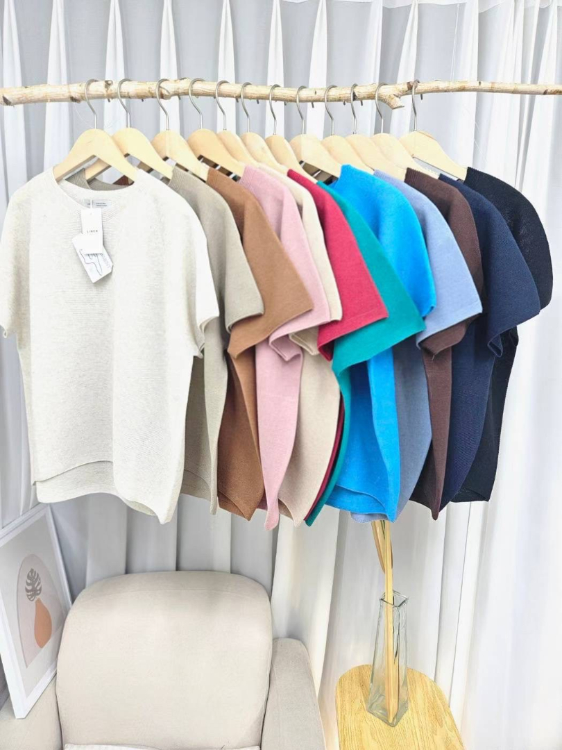 不貼身更顯瘦圓領針織上衣