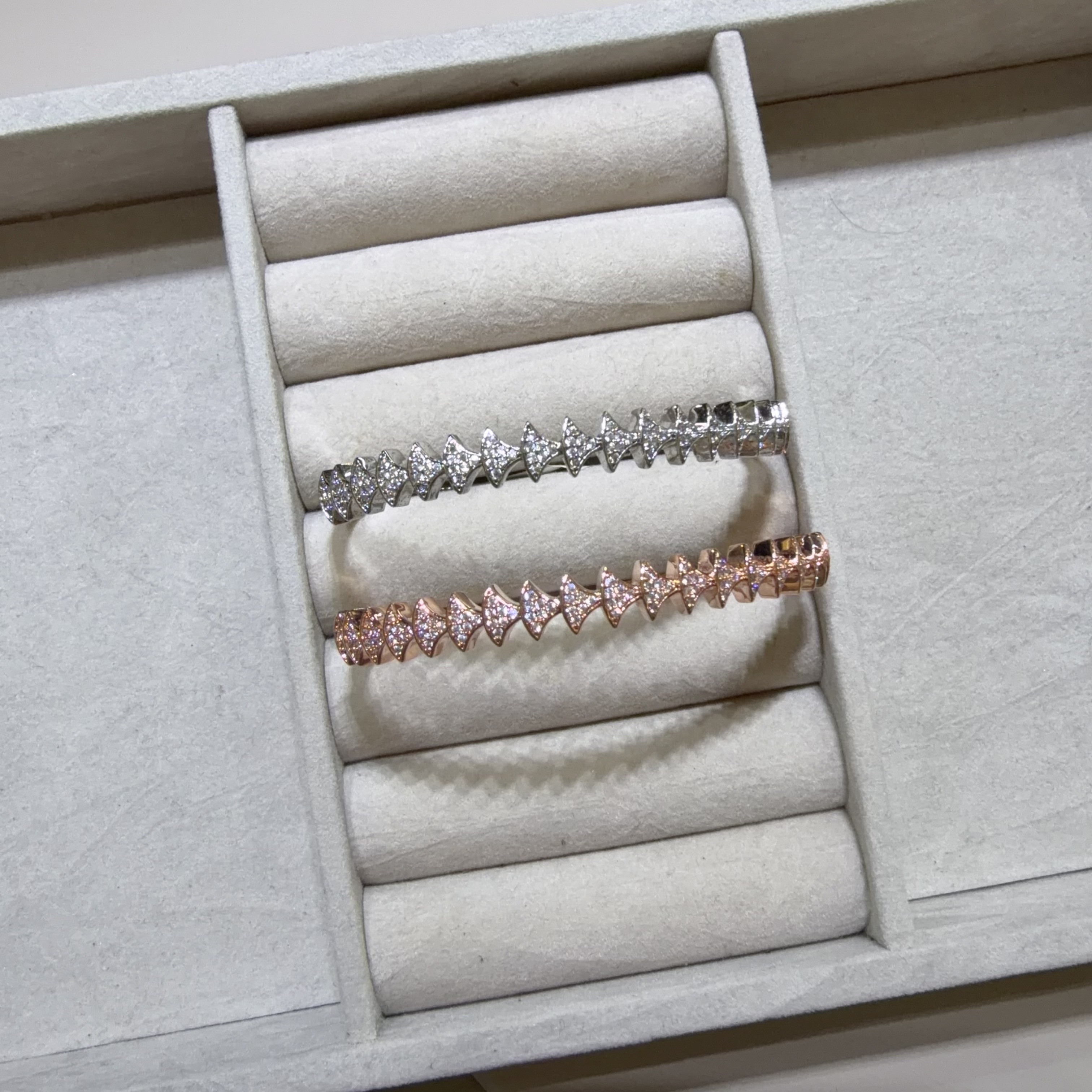 扇形設計鋯石排手鈪 - R50