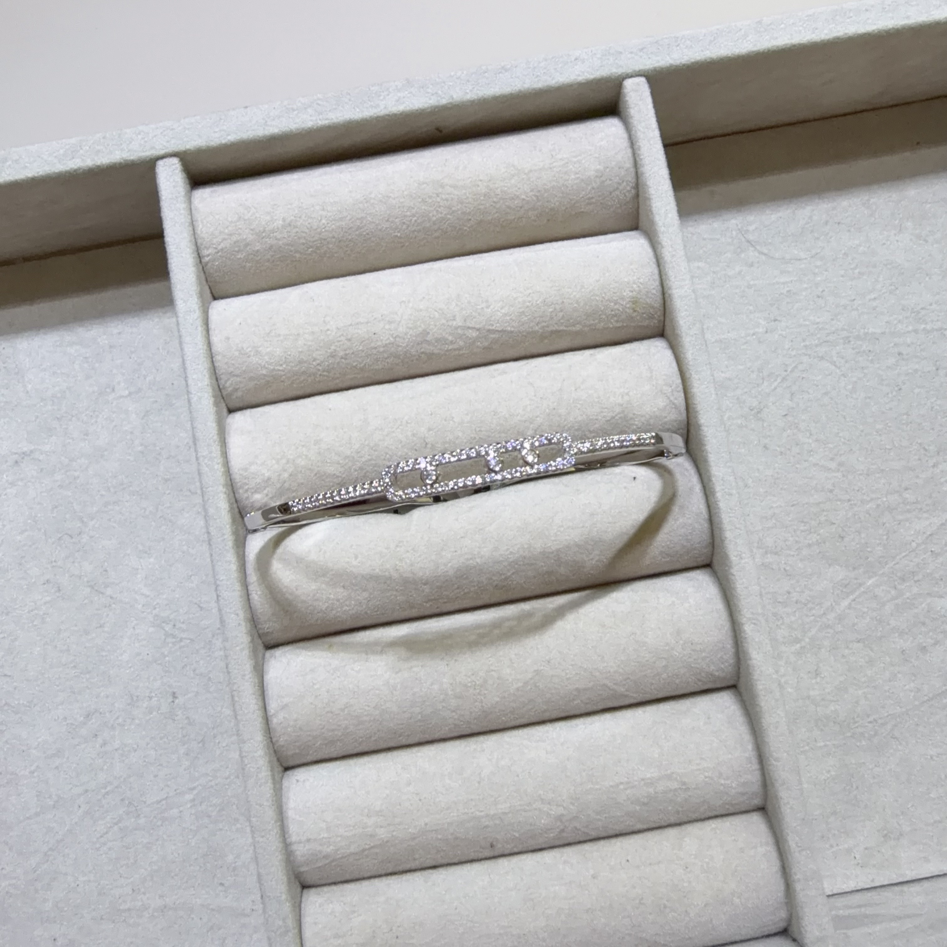 小方扣鋯石手鈪 - R53