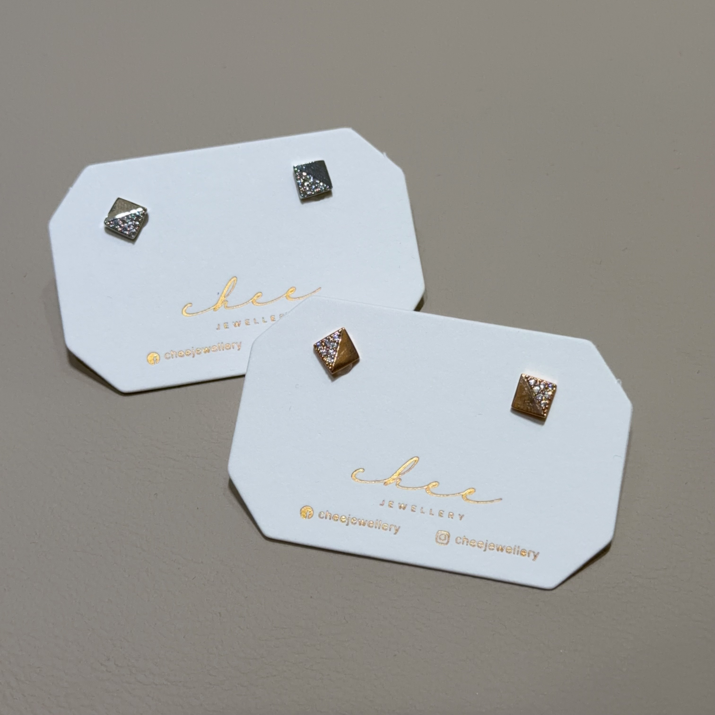 方型半鋯石耳環 - R56