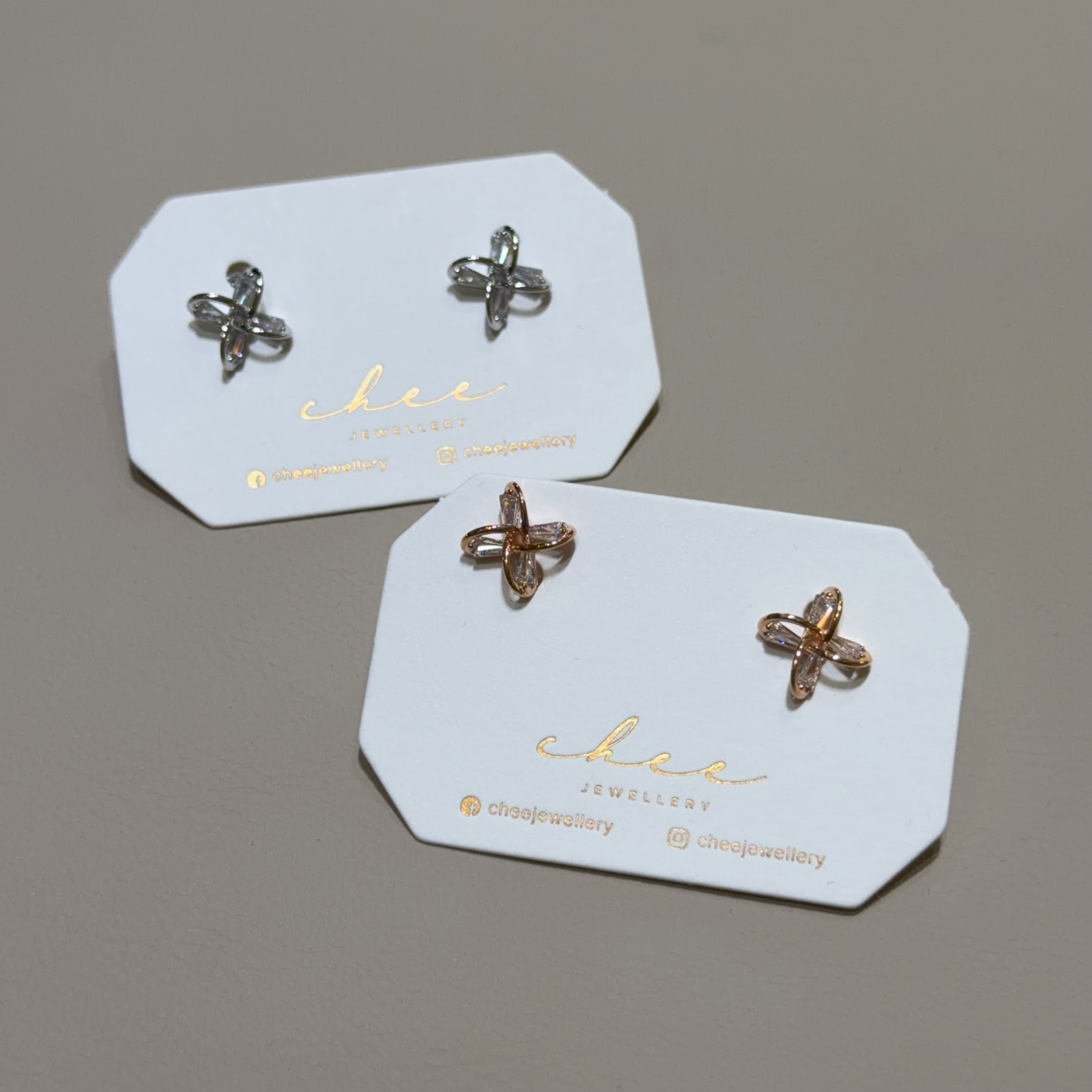 立體扭花鋯石耳環 - R61