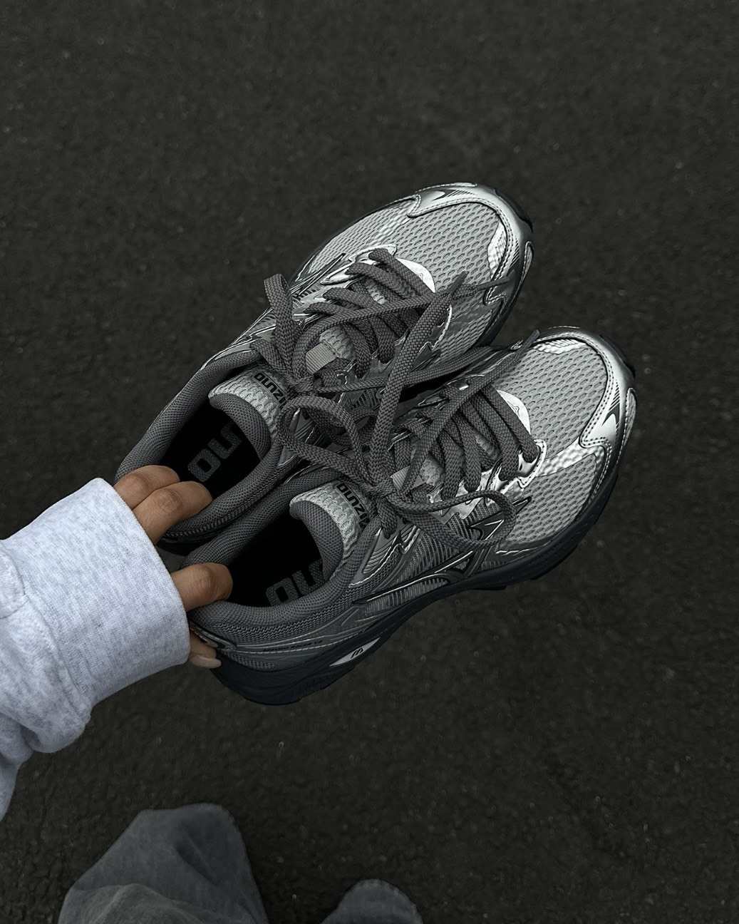 Mizuno Racer V2 Grey 復古 緩震 透氣 灰銀