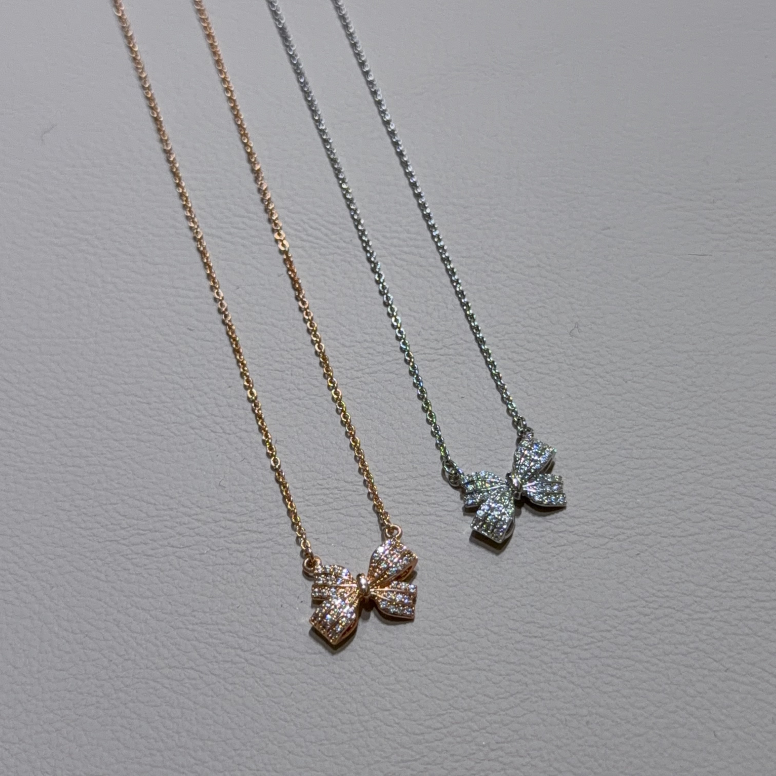 立體全滿鋯石蝴蝶結套鏈 - R68