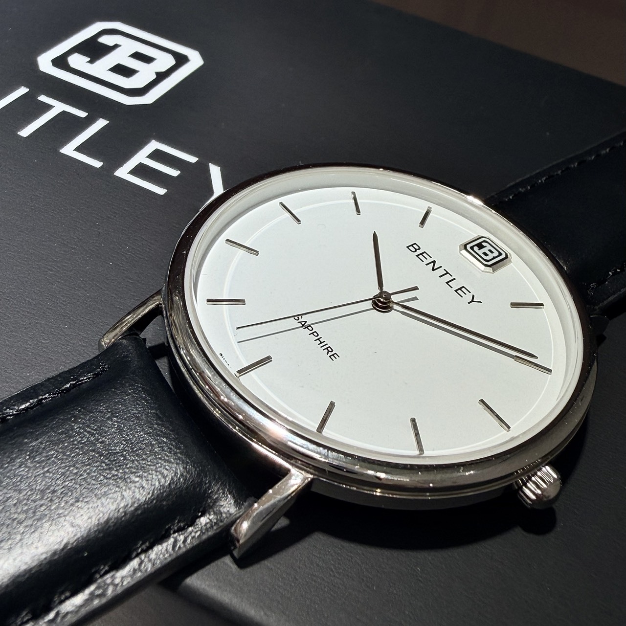 【BENTLEY 賓利】 文青極簡系列銀白 瑞士機芯 黑色 真皮皮帶 手錶