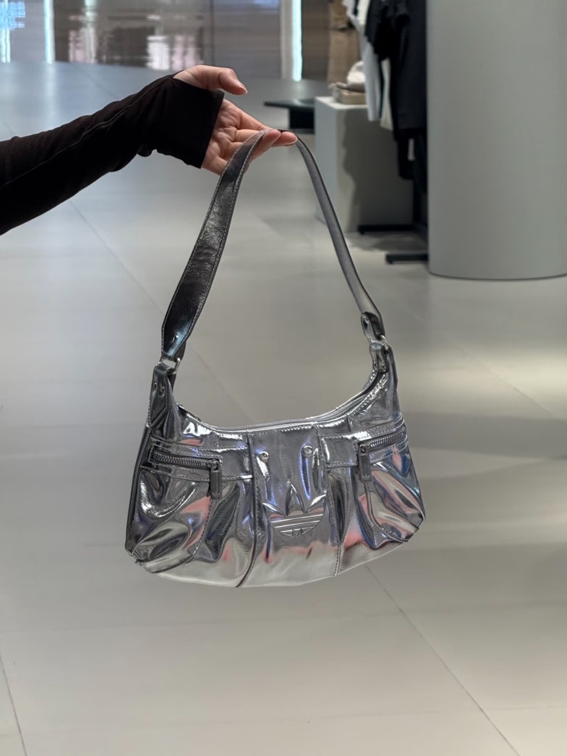 ADIDAS ORIGINALS 腋下包 機車包 銀色 黑色 2.2L