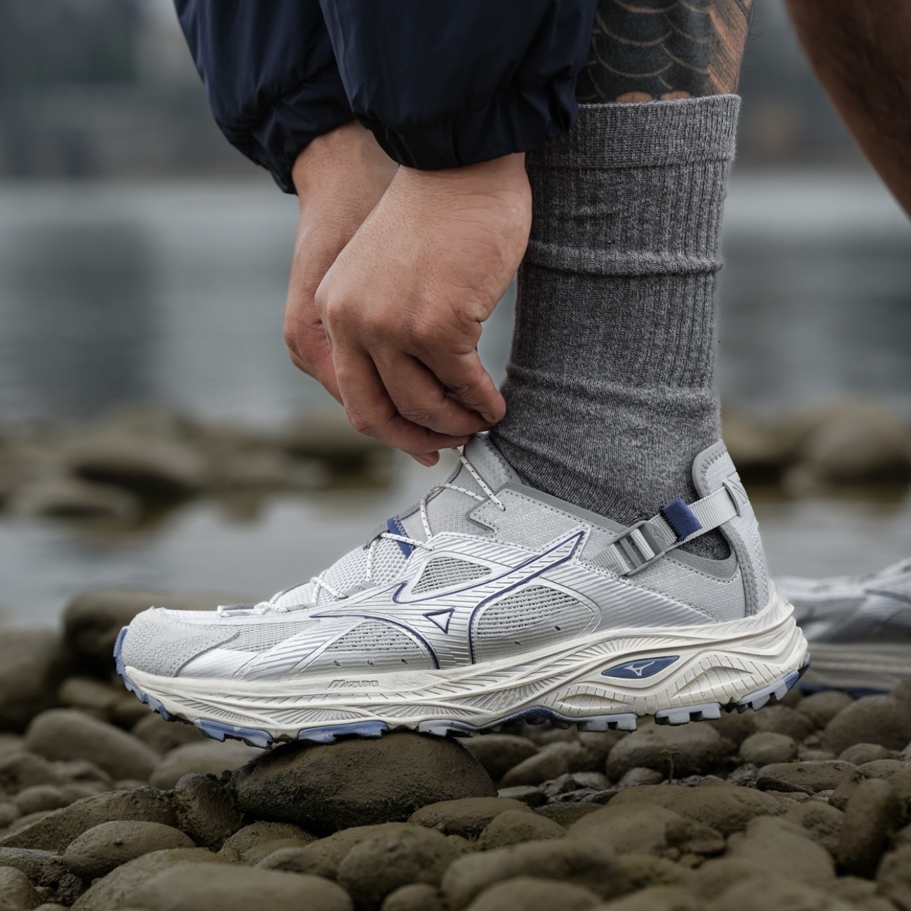 MIZUNO RACER TRAIL SE V2 銀灰 藍 溯溪鞋 透氣 美津濃 D1GH261205