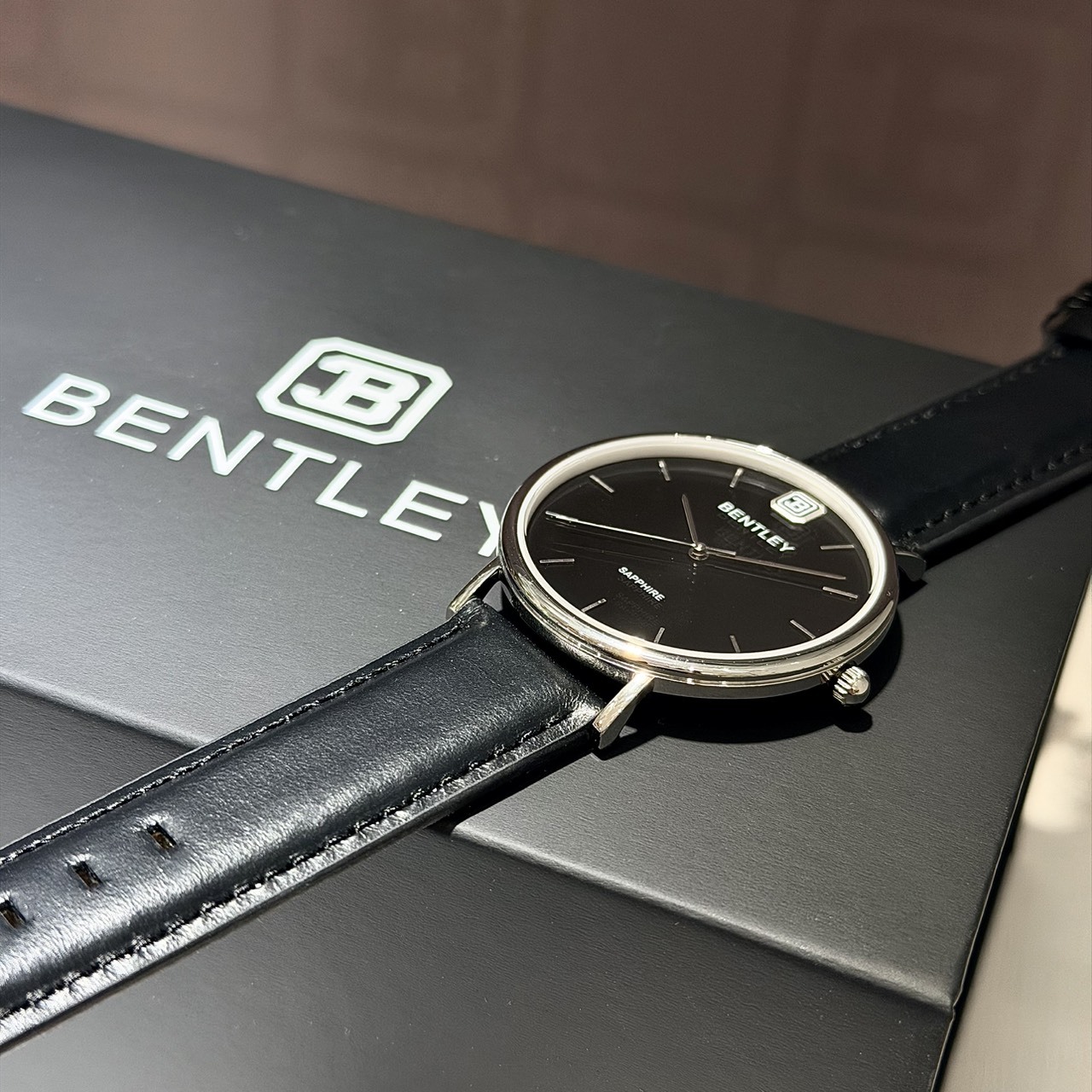 【BENTLEY 賓利】 文青極簡系列銀黑 瑞士機芯 黑色 真皮皮帶 手錶