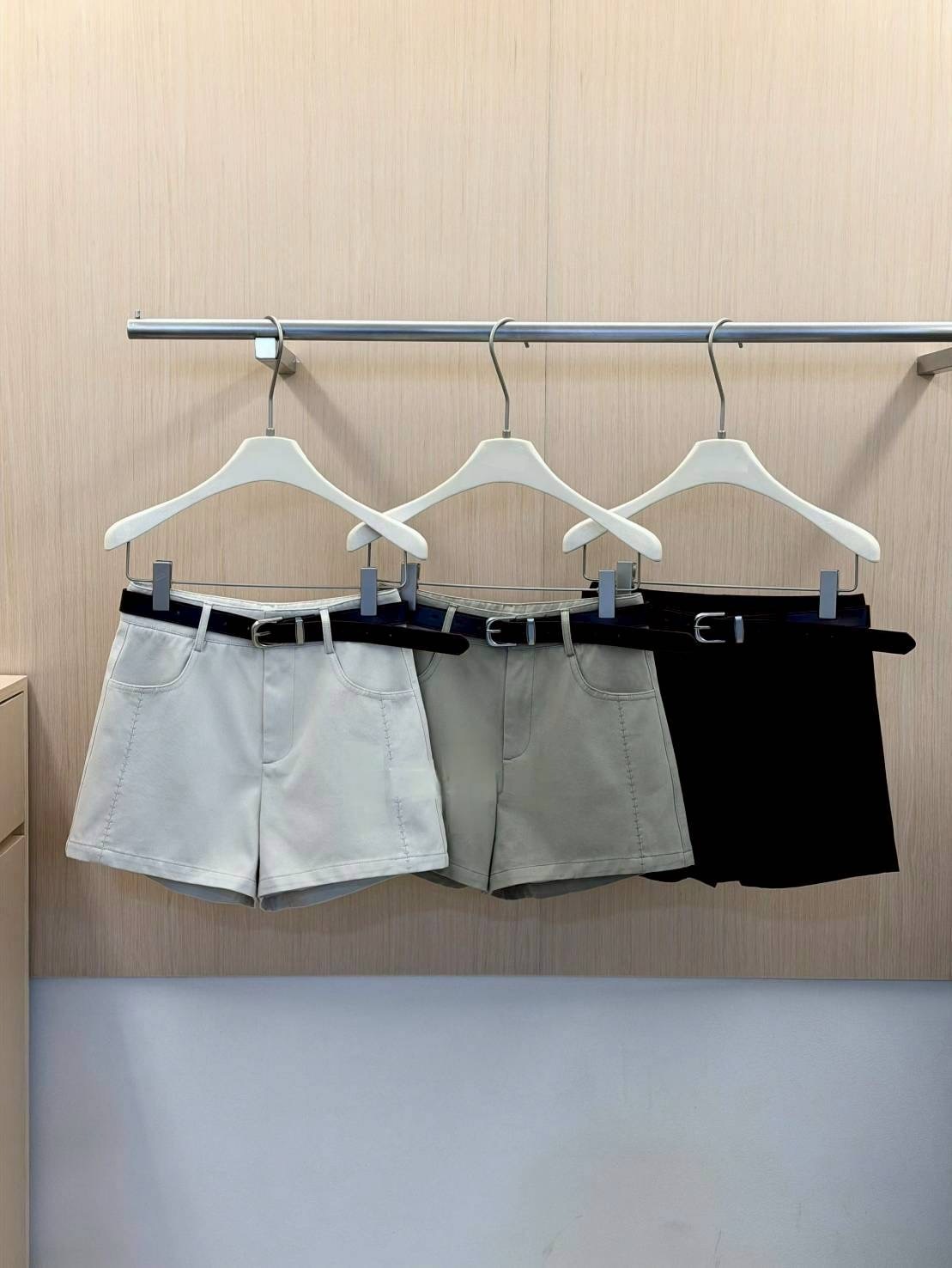 【現貨】高腰俐落西裝短褲｜顯腿長比例款・日常百搭必收