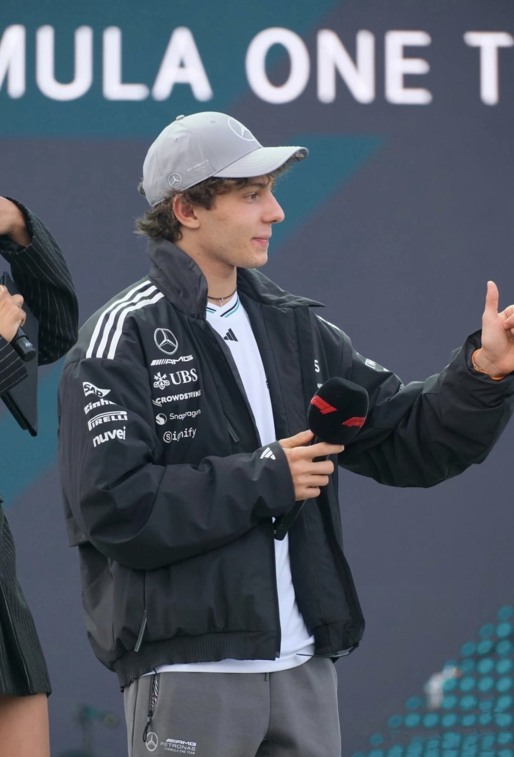 【現貨】adidas x Mercedes-AMG PETRONAS F1 聯名賽車夾克 宋雨琦同款 JX0748