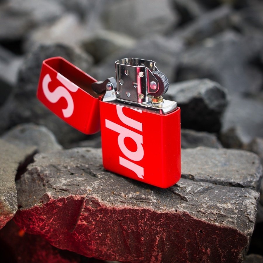 預購┃Supreme® Lighter Logo Zippo red 打火機