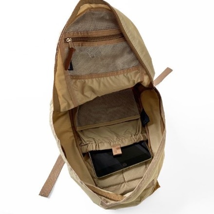 Gregory Fine Day V2 Backpack - Desert Sand 18L