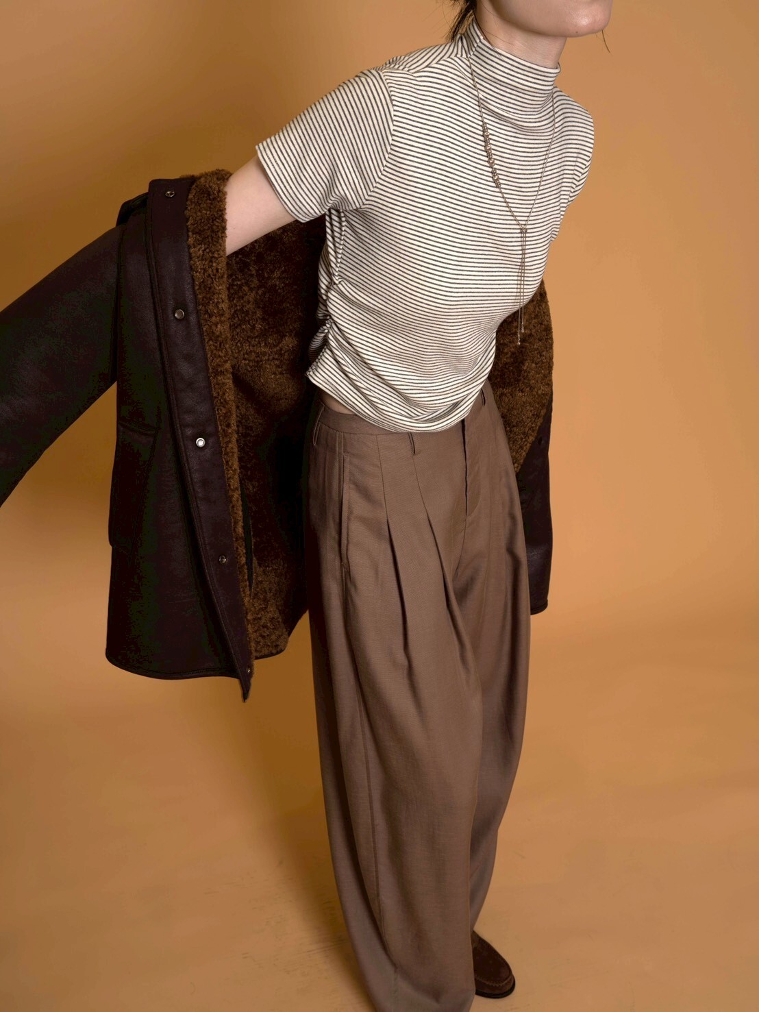 永遠買不完的細條小立領/2色均碼/米白