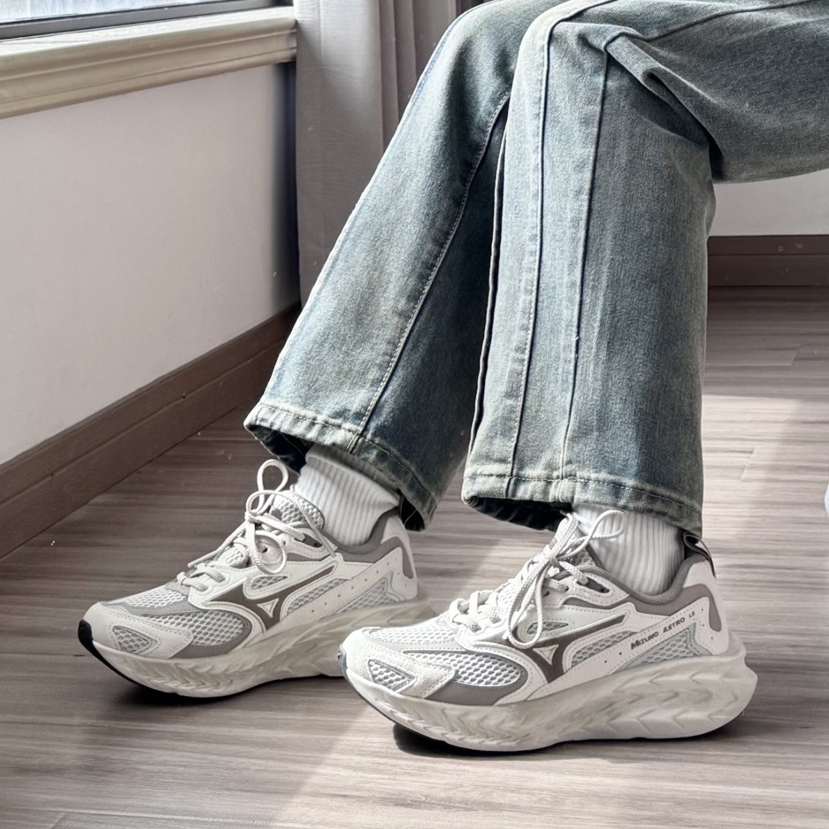 MIZUNO ASTRO LS 卡其灰 厚底增高 緩震回彈 跑步鞋 美津濃 男鞋 D1GH252109