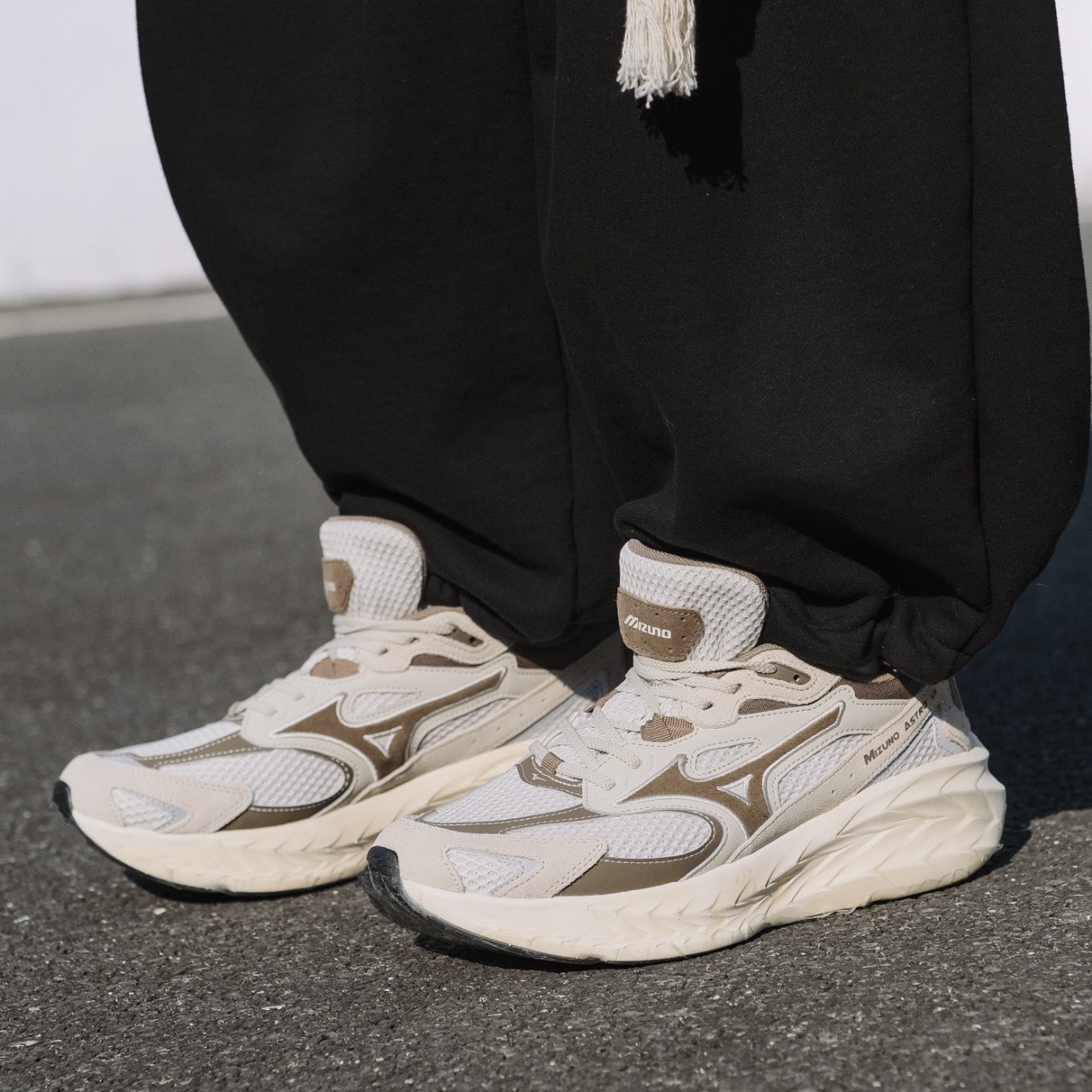 MIZUNO ASTRO LS 摩卡棕 厚底增高 緩震回彈 跑步鞋 美津濃 男鞋 D1GH252110