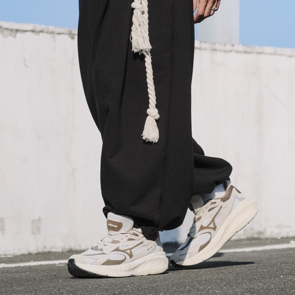 MIZUNO ASTRO LS 摩卡棕 厚底增高 緩震回彈 跑步鞋 美津濃 男鞋 D1GH252110