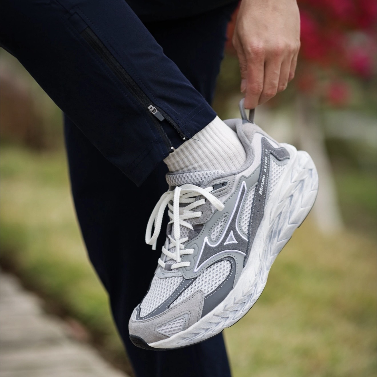 MIZUNO ASTRO LS 淺灰 厚底增高 緩震回彈 跑步鞋 美津濃 男鞋 D1GH252106