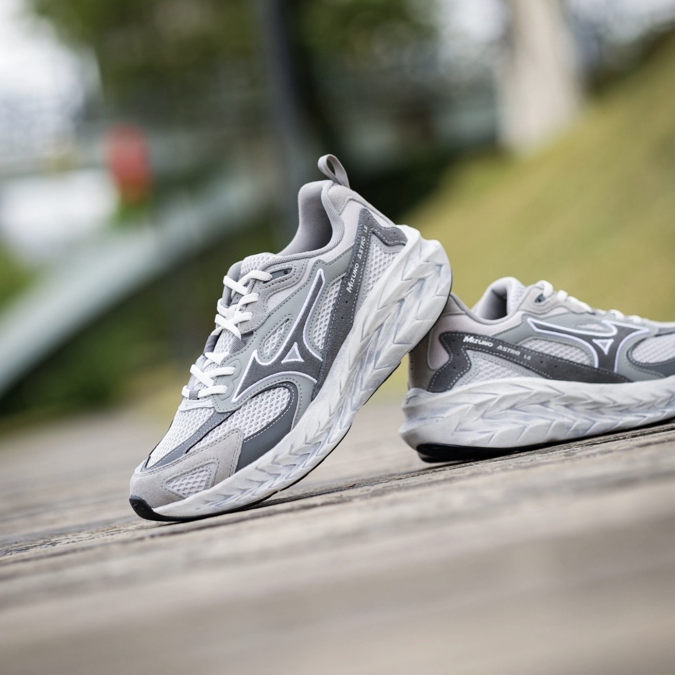 MIZUNO ASTRO LS 淺灰 厚底增高 緩震回彈 跑步鞋 美津濃 男鞋 D1GH252106