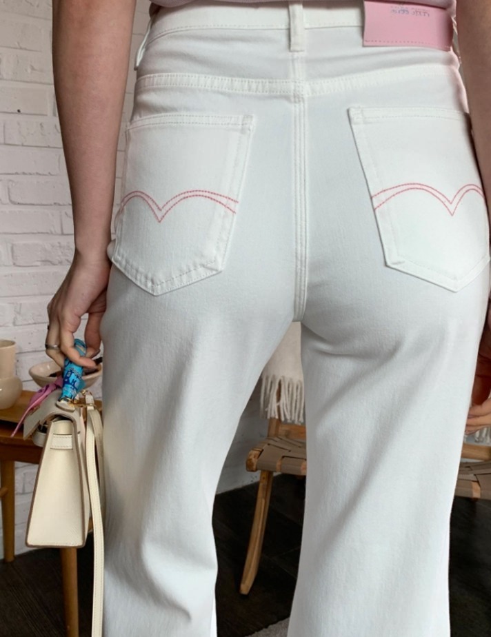 Abigail 粉色心機長腿微喇叭牛仔褲 [ 白色 / S,M,L,XL ]