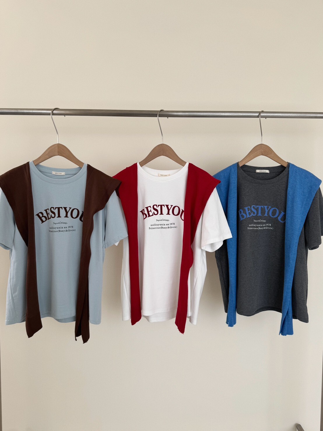 附披肩字母短袖上衣