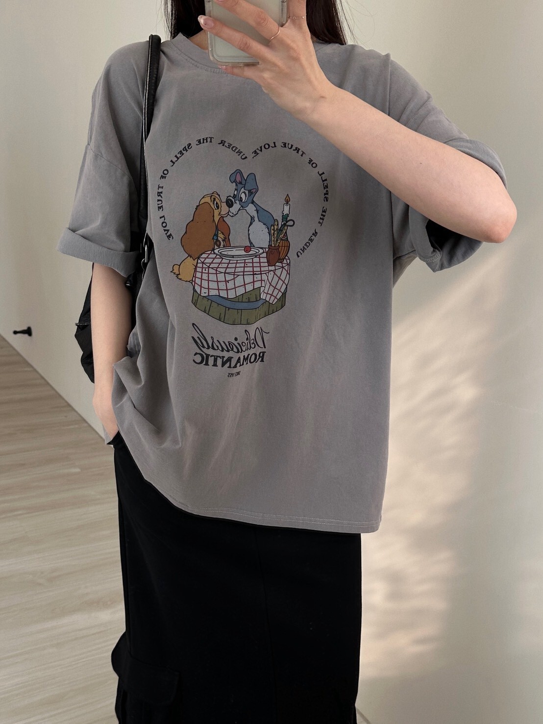 卡通名畫面小磨毛寬鬆短袖大Tee