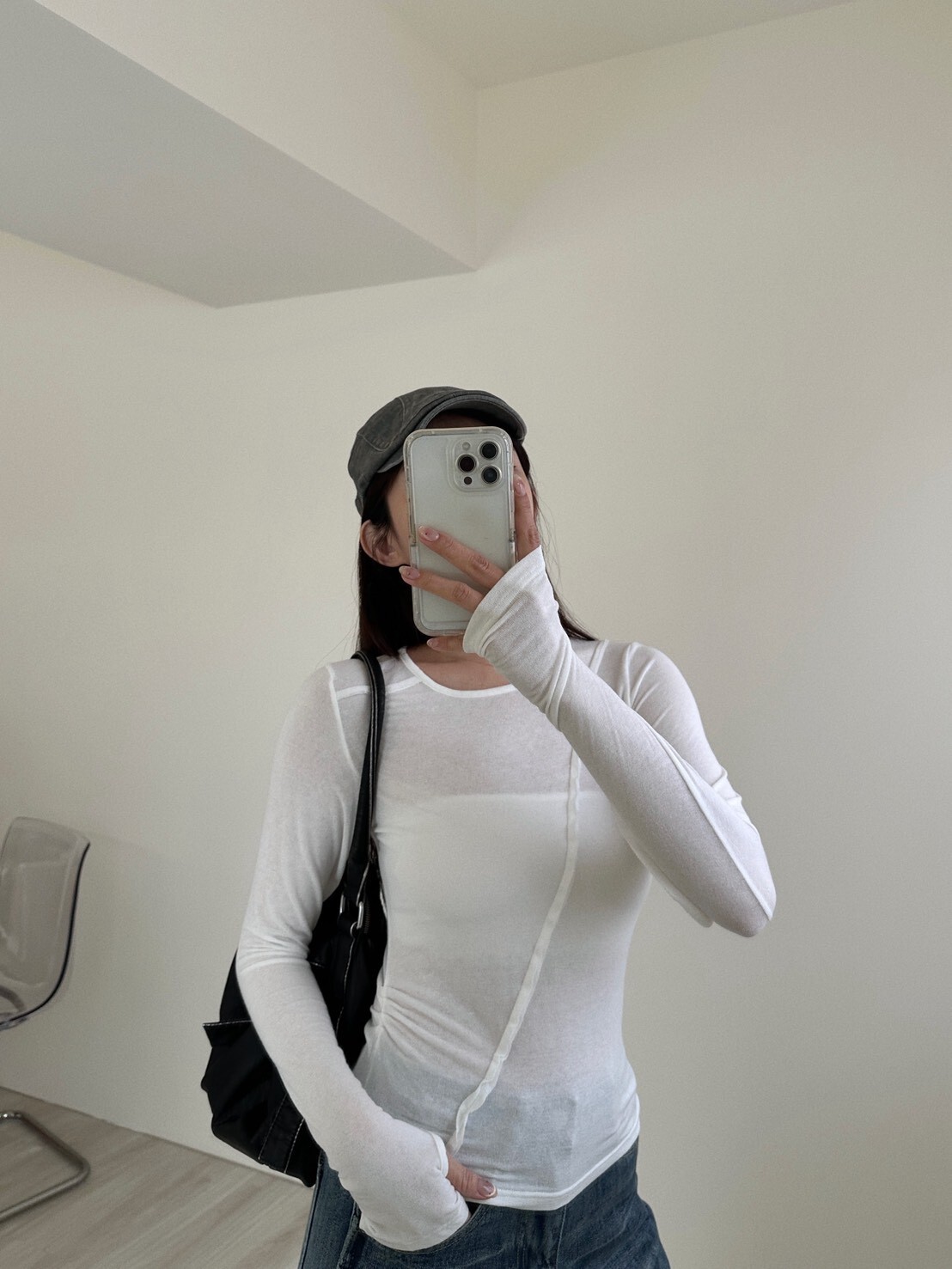 小造型側邊抓皺露指長袖上衣