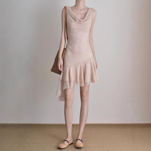 氣質裸粉 垂墜嶺休閒洋裝