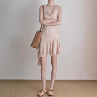 氣質裸粉 垂墜嶺休閒洋裝