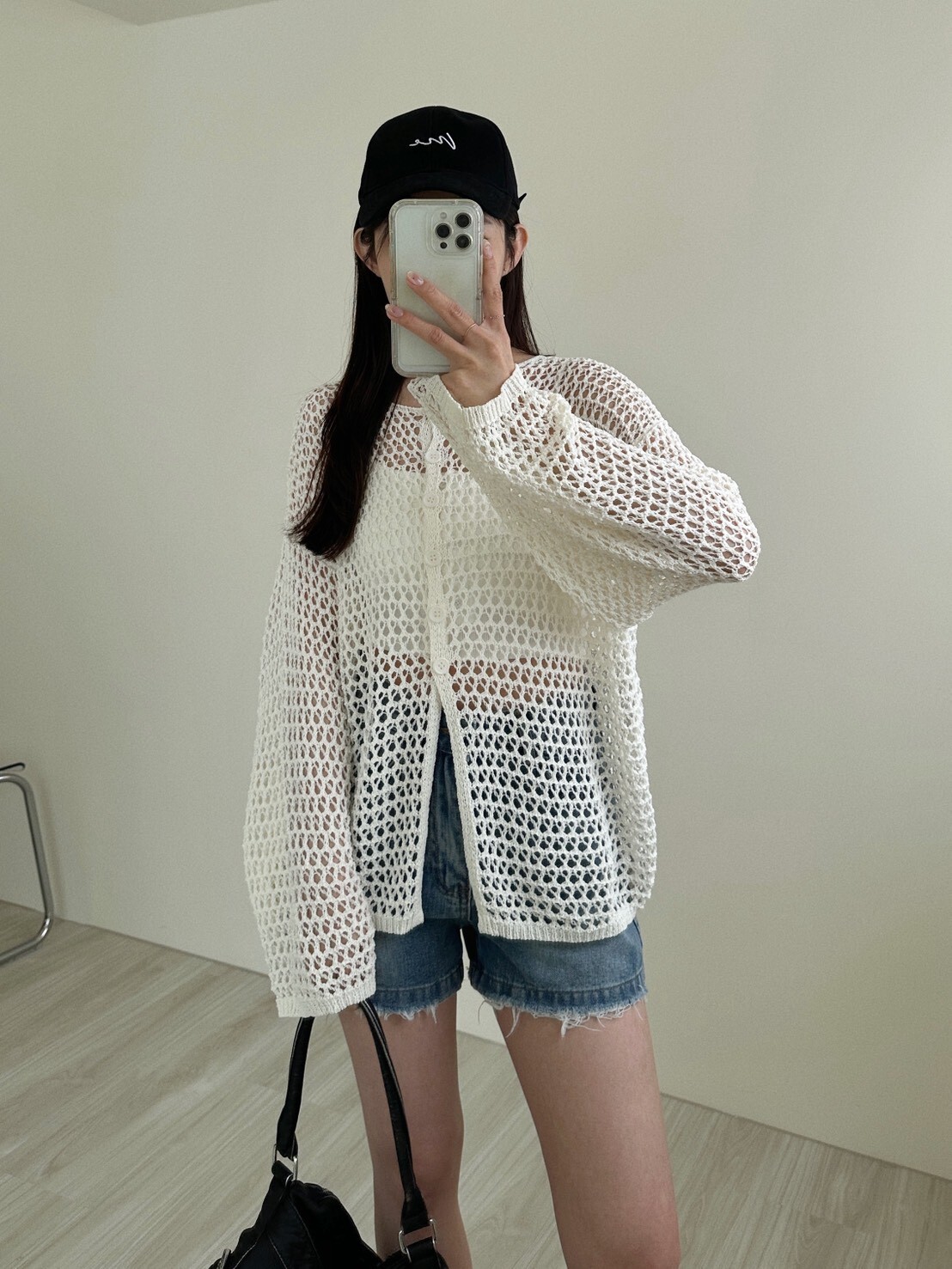 多用途穿搭排釦洞洞長袖上衣