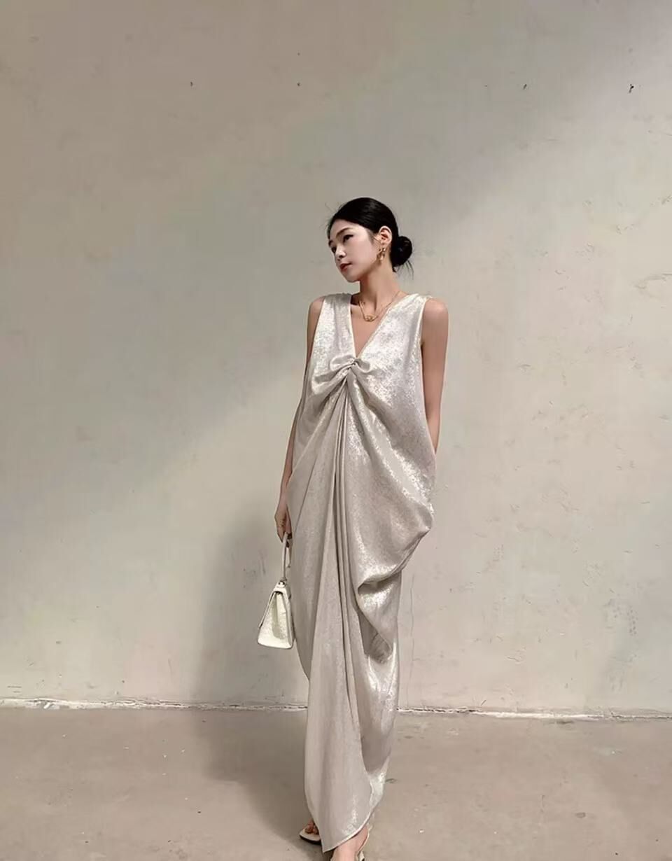 特殊光澤面料 V領寬鬆長洋