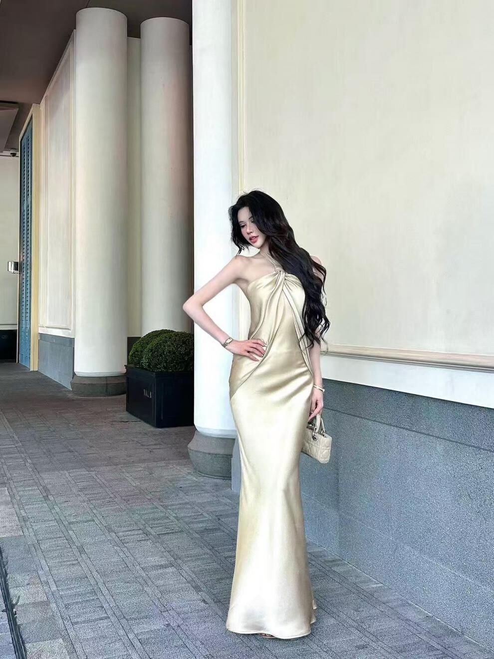 扭轉繞脖 絲緞長洋