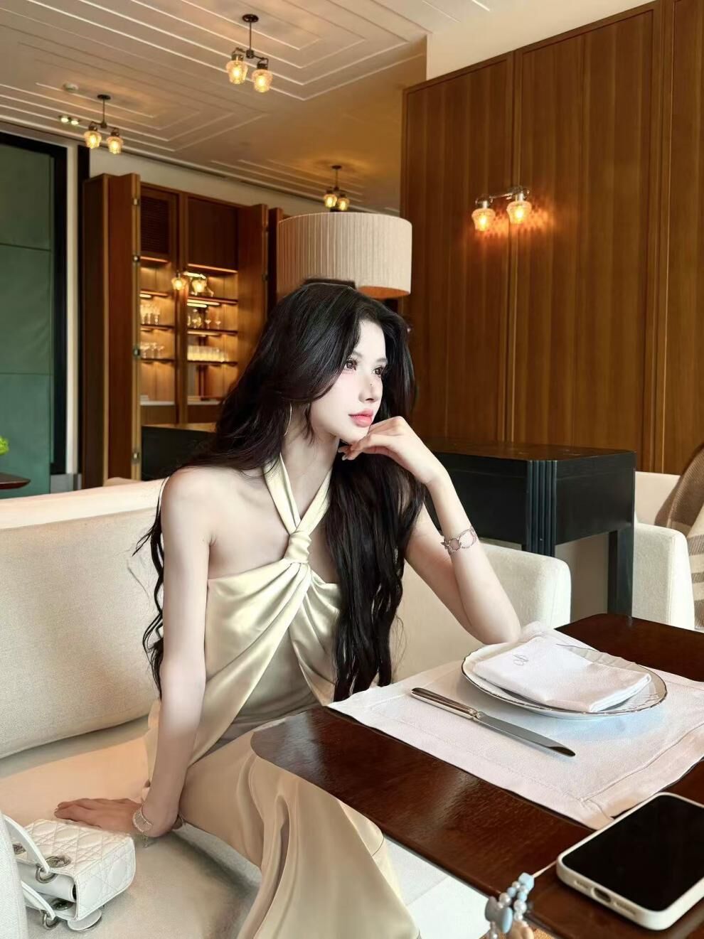 扭轉繞脖 絲緞長洋