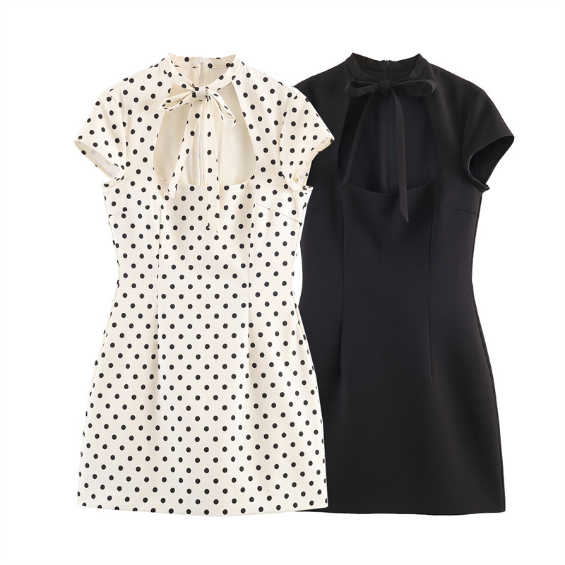 心機簍空 蝴蝶結綁脖小洋裝(點點/黑)