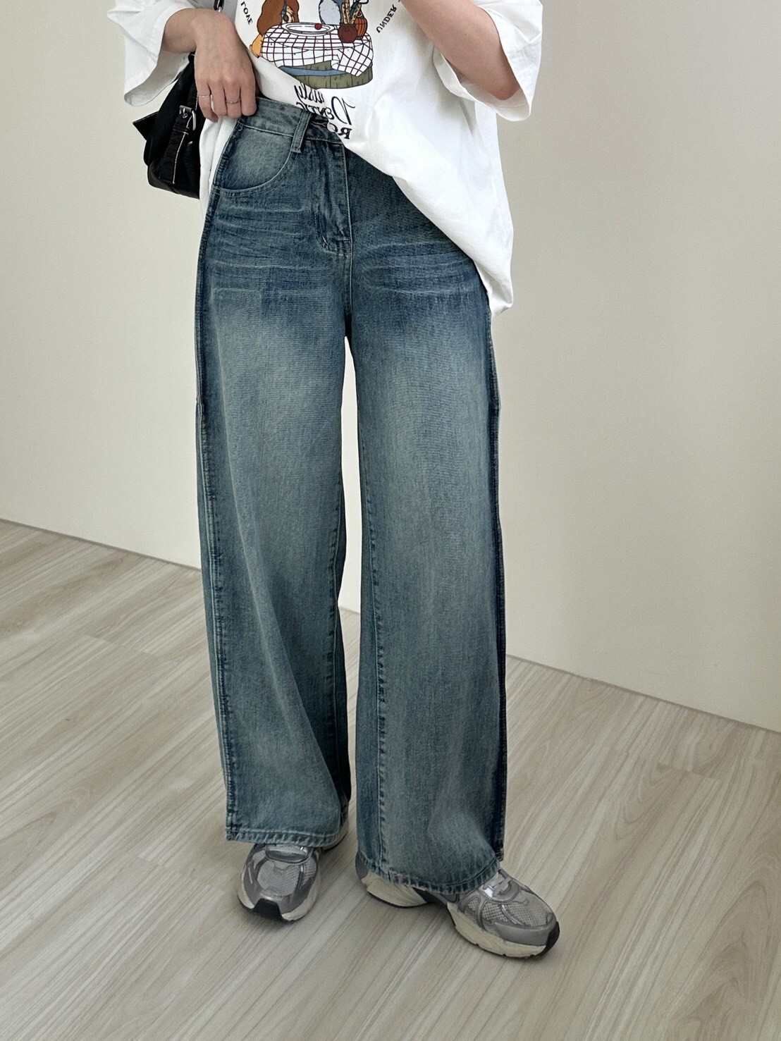 立體車線彎刀牛仔褲