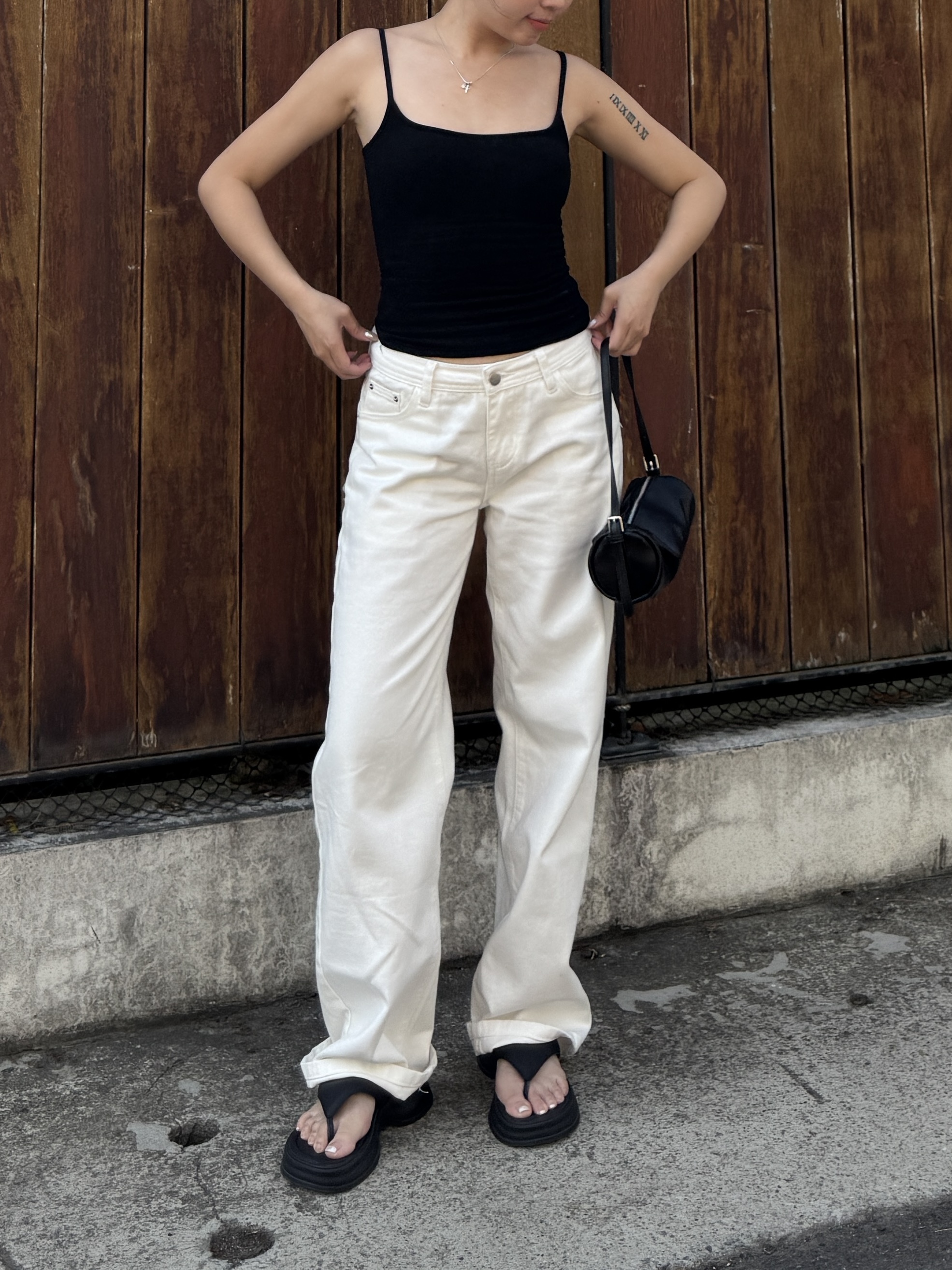 CleanFit☁️修身直筒低腰白色牛仔褲