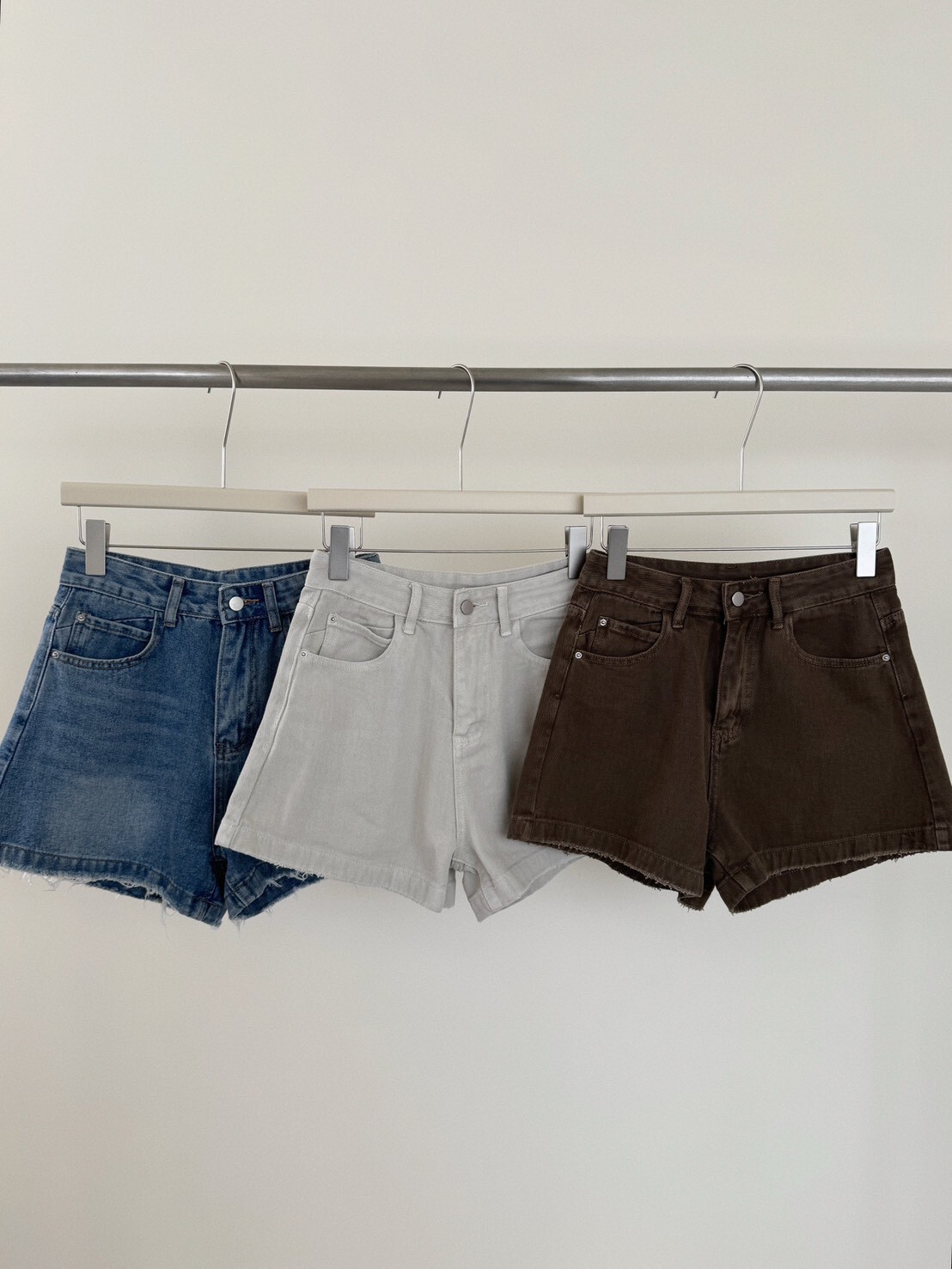 不露屁股蛋牛仔短褲